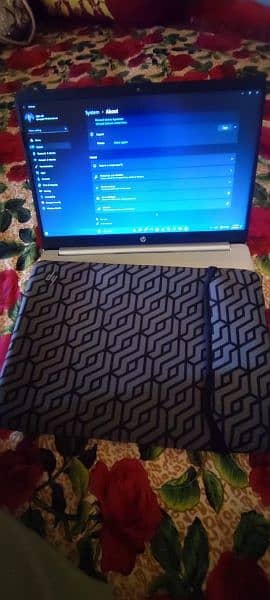 10th Generation HP Laptop 8/512 GB SSD,Open Box 1 year use + Cover 12