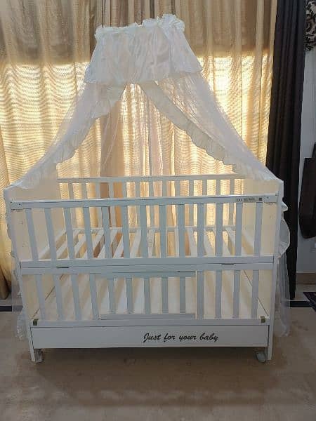 baby cot in white 4