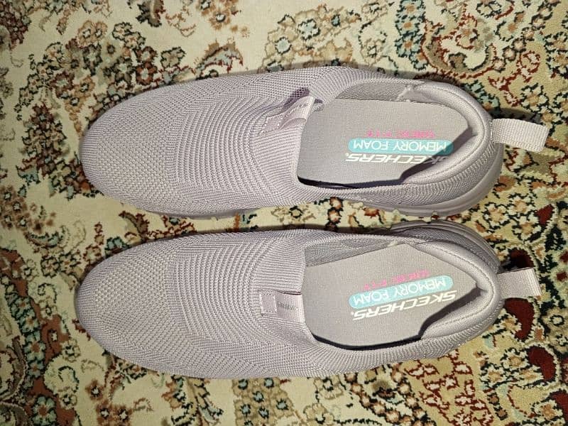 women Skechers shoes never used 10 number 0