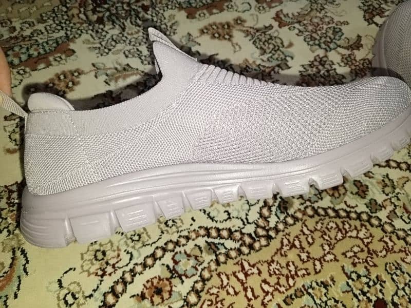 women Skechers shoes never used 10 number 2