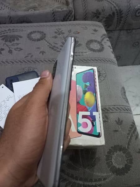 SAMSUNG A51 8/128 IN GOOD CONDITION 5