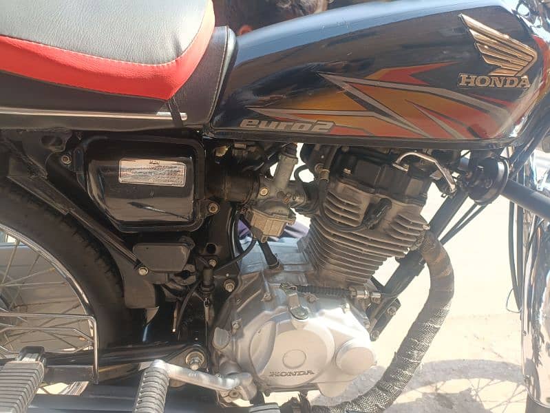 honda CG 125 with golden numbers in new condition 9