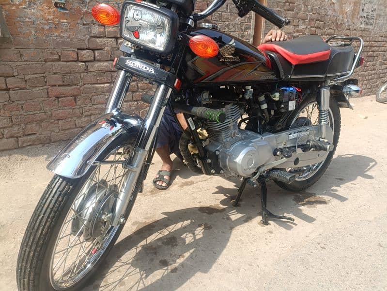 honda CG 125 with golden numbers in new condition 11