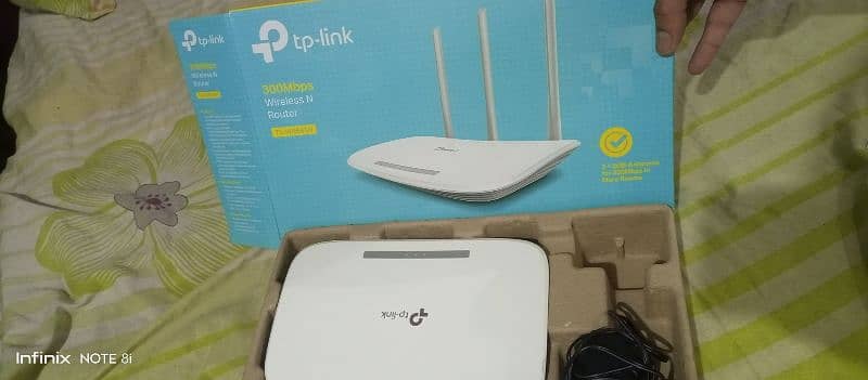 TP-Link Wire Router 845N (Brand New) 1