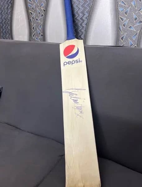 official signed bat (BABAR AZAM) by pepsi 2