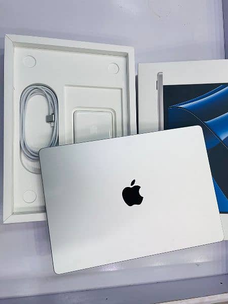 Apple MacBook Pro air i5i7 i9 M1 M2 M3 all models available 1