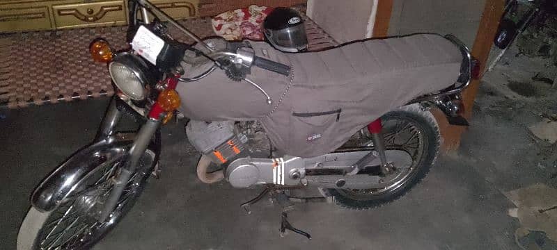 HONDA 100cc fully original maintained. old is gold. 6
