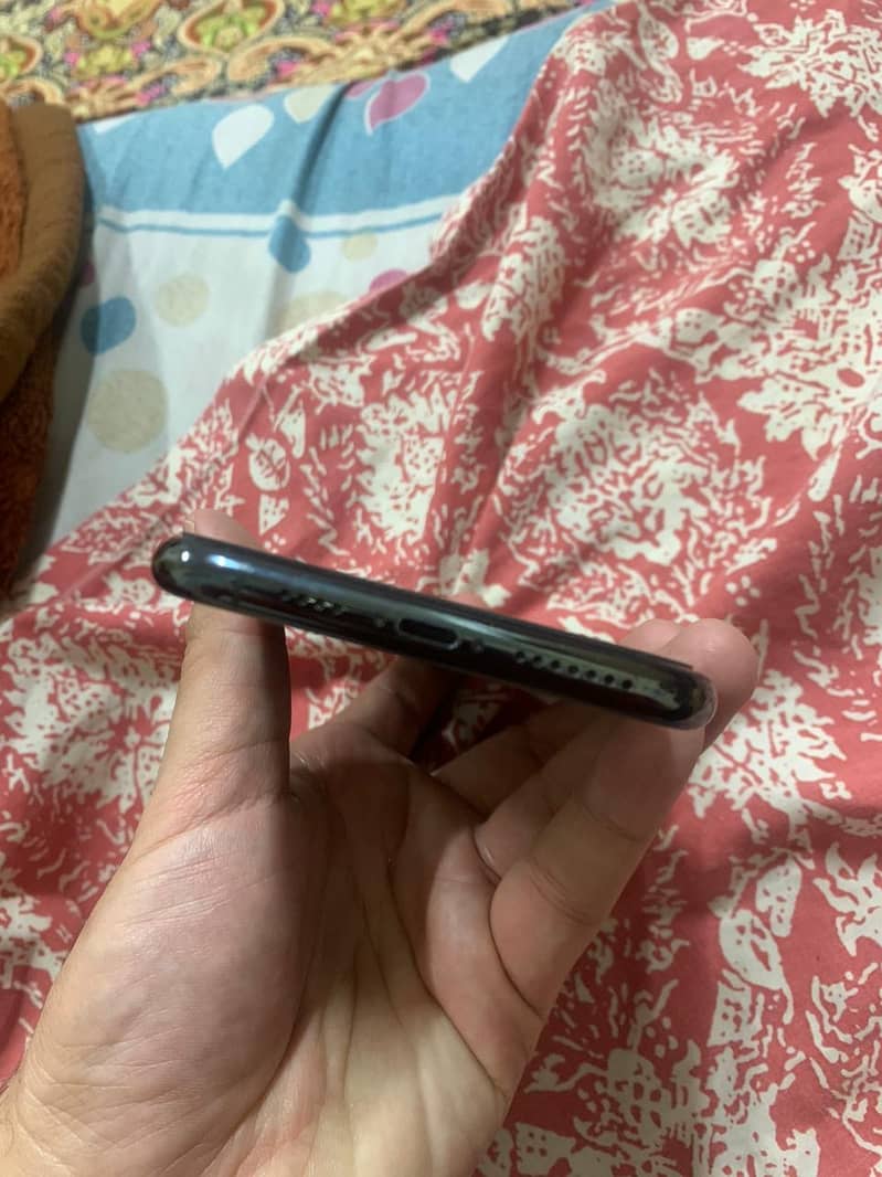 iPhone 11 Pro Max 512 gb approved 6