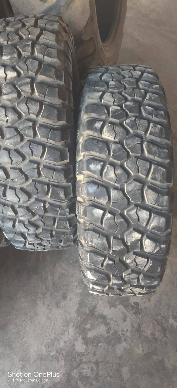 BF Goodrich KM Mud Terrain Tyres  255-75-17 3