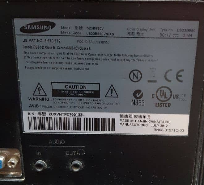 Samsung 523B550V 23" LED DISPLAY. 1
