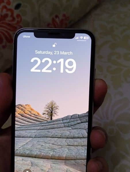 selling iPhone X 64 GB PTA approved face id and true tone enabled 8