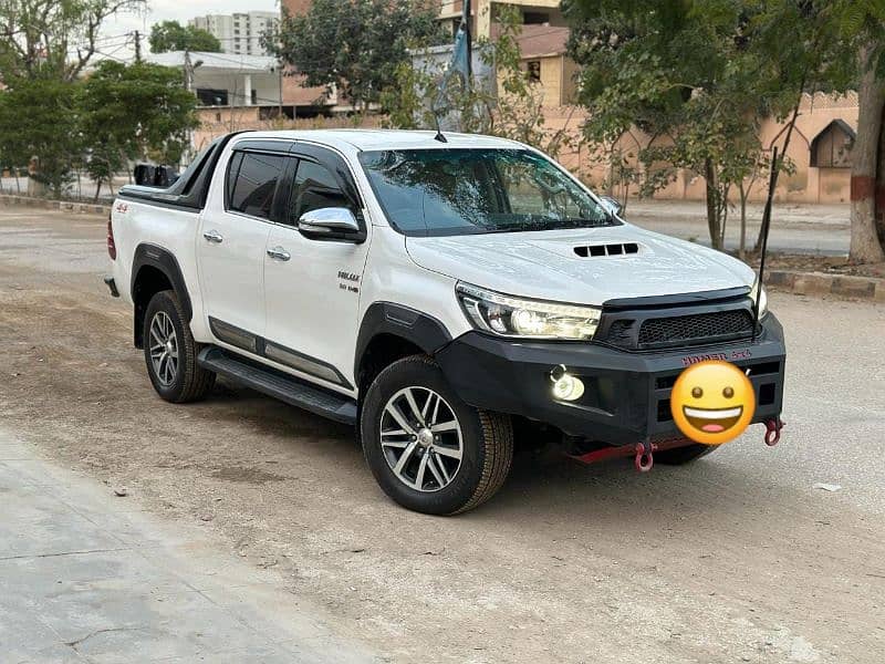 Toyota Hilux Revo 3.0 Key 2018 (03323252921) 0