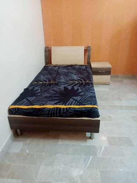 single bed, side table,cupboard, Study table for sale 1