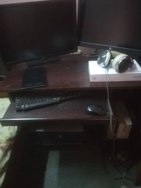 computer table 0