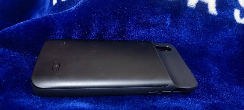 iPhone XS Max Back Cover with 5000 MAH Power Bank 1