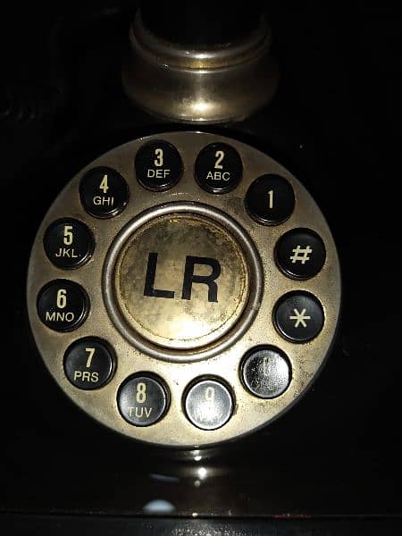 antique telephone 3