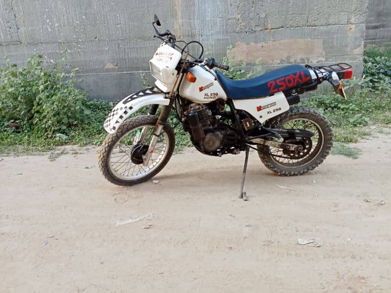 As Salama alikum I Salling This Honda xl250 police Acu bike model1989 1