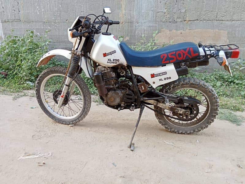 As Salama alikum I Salling This Honda xl250 police Acu bike model1989 2