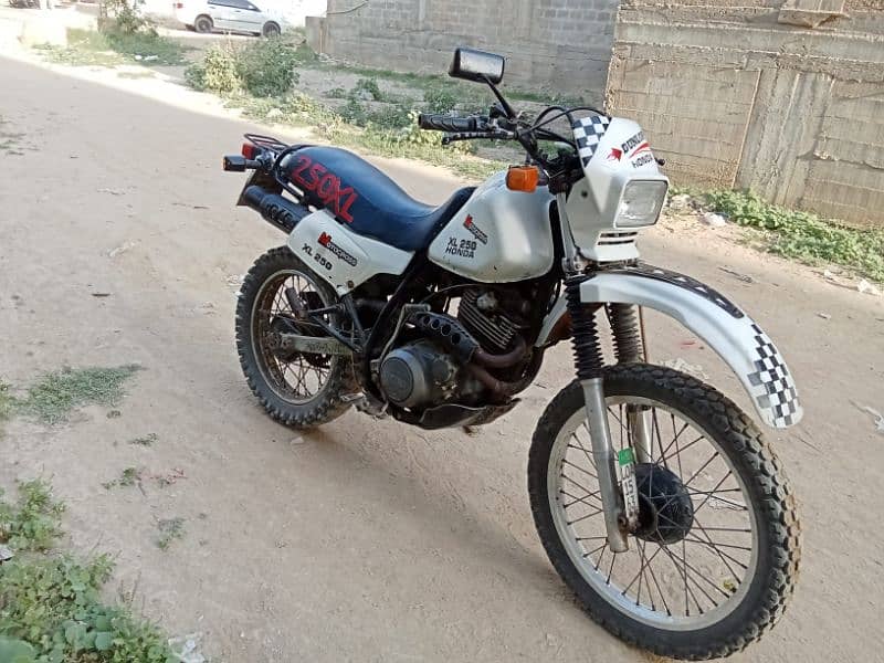 As Salama alikum I Salling This Honda xl250 police Acu bike model1989 3