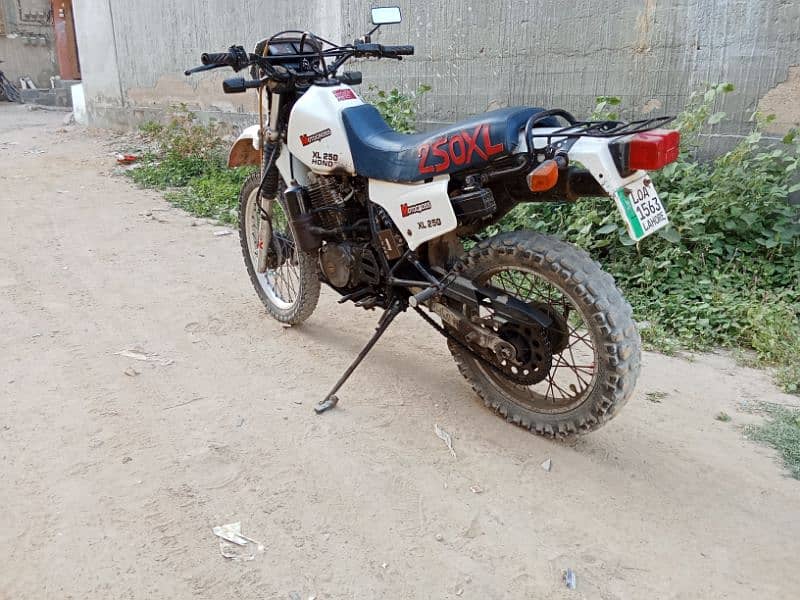 As Salama alikum I Salling This Honda xl250 police Acu bike model1989 8