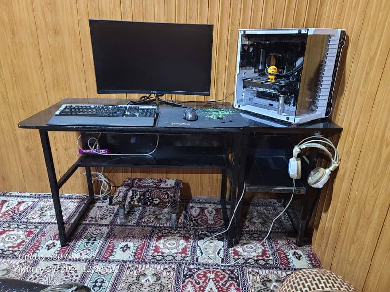 Gaming\Study Table 5x3 foot 5