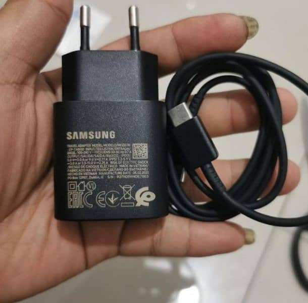 Samsung 25watt original box plugged charger 1