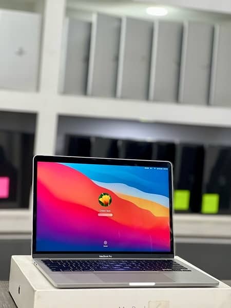 MacBook Pro 2020 || Core I7 ||16/512 Touchbar 3