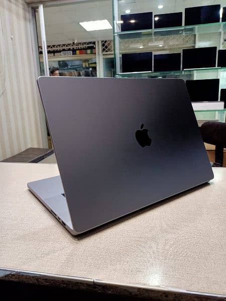 Apple MacBook Pro all models available MacBook air all models availa 2