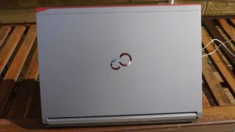 Fujitsu Japanese laptop corei5 6th-Gen 8GB Ram 500GB HDD 10/10 cond 2