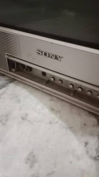 Sony 14 inches tv 0