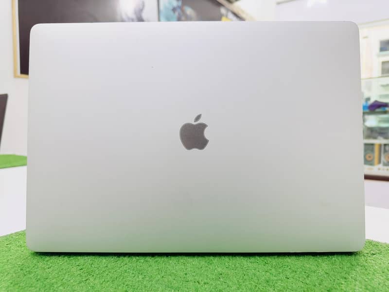 Apple Macbook Pro 2018 Core i7 Space Gray 3