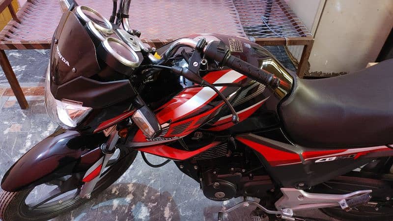 Honda CB-150 Black-Red in Good Condition. Engine is not Open 1