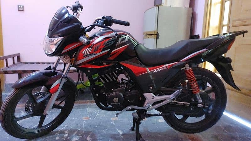 Honda CB-150 Black-Red in Good Condition. Engine is not Open 2