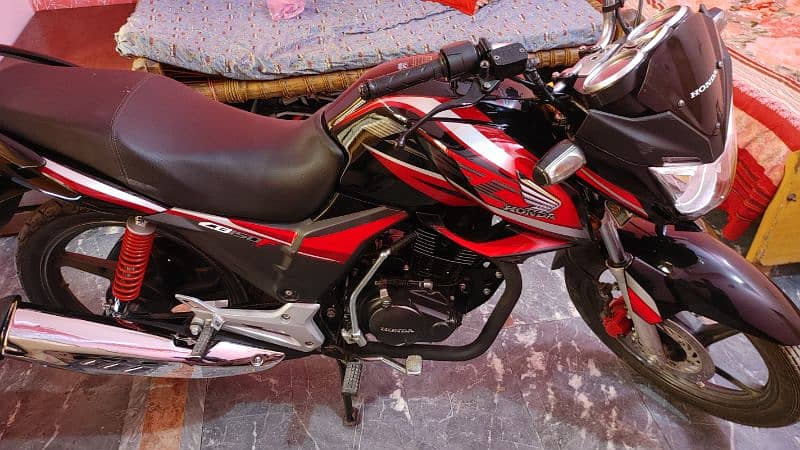 Honda CB-150 Black-Red in Good Condition. Engine is not Open 3