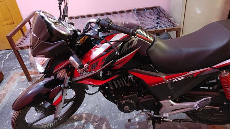 Honda CB-150 Black-Red in Good Condition. Engine is not Open 6