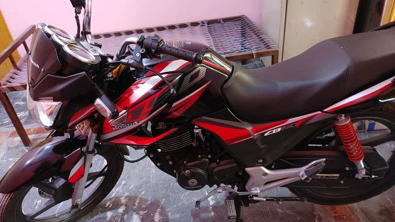 Honda CB-150 Black-Red in Good Condition. Engine is not Open 7