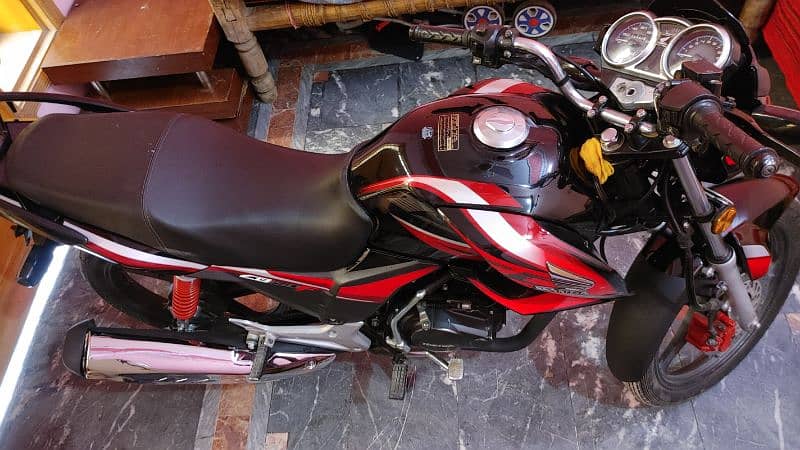Honda CB-150 Black-Red in Good Condition. Engine is not Open 9