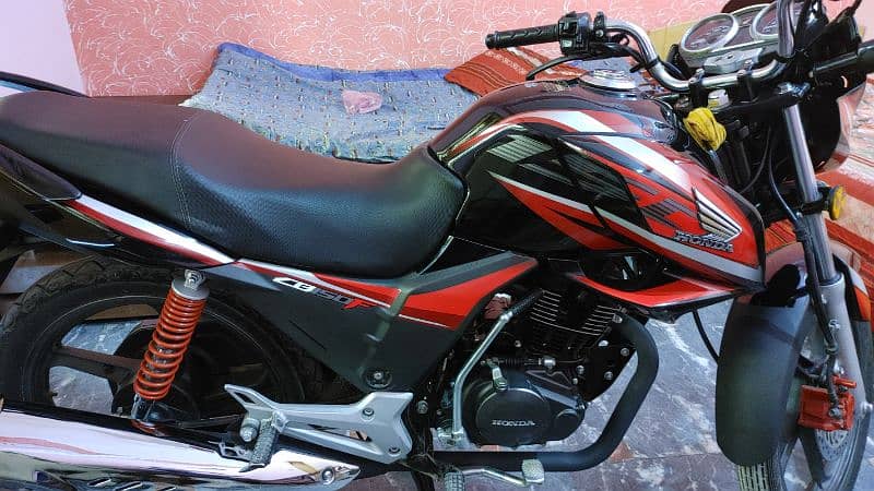Honda CB-150 Black-Red in Good Condition. Engine is not Open 13