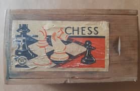 Wooden chess pieces 0
