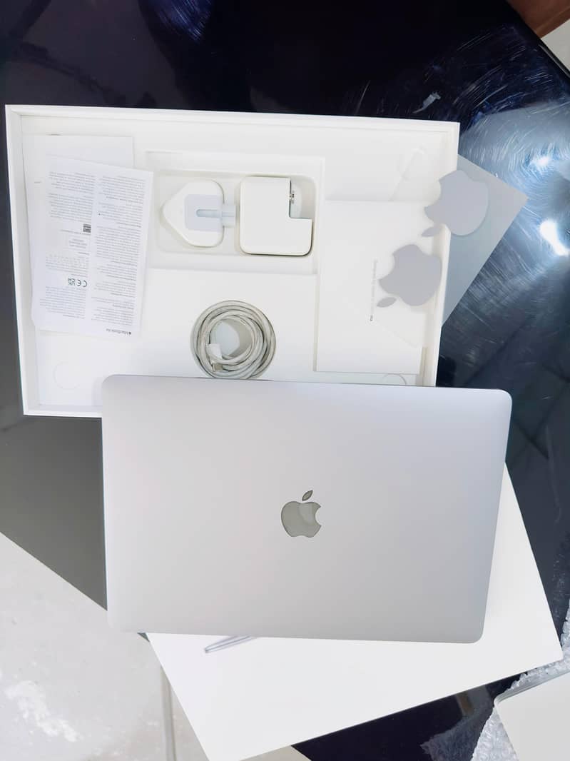 Apple Macbook Air M1 chip 2020 3