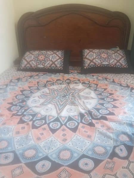King Sized bed with matress along with huge storage box 3
