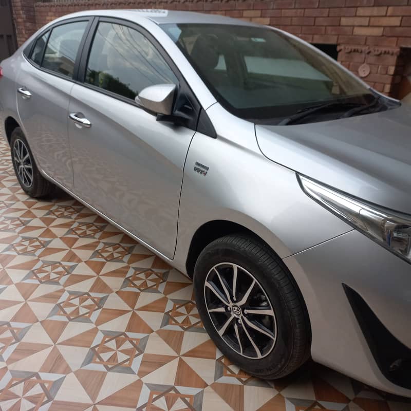 Toyota yaris 1.5 cvt ative x 2022 4