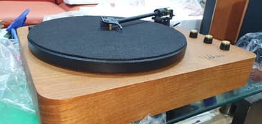 Voksun Truntable Model 1931 Audio Technica