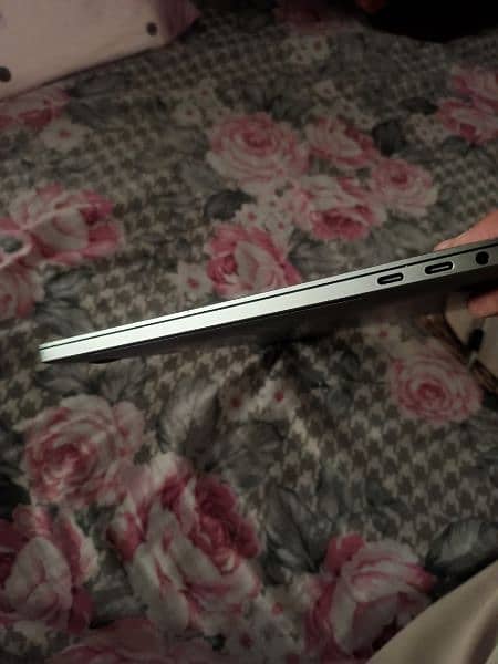 MACBOOK PRO LATE 2018 CTO 13 INCH TOUCHBAR CORE I7 Q-C 16GB 512GB 10