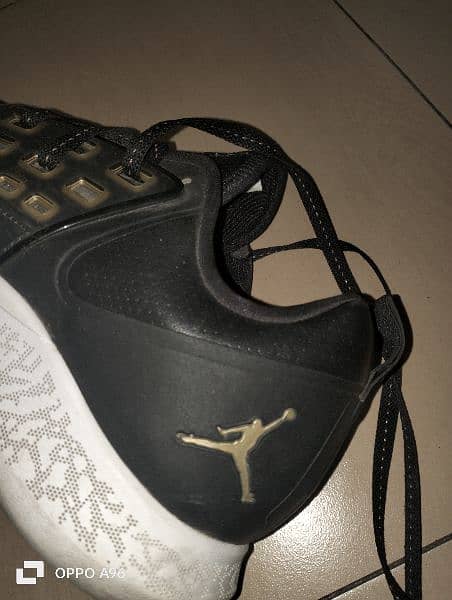 Selling my original Nike Jordan joggers. 3