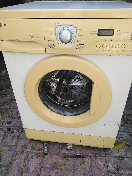 LG washing machine 7kg. fully automatic 2