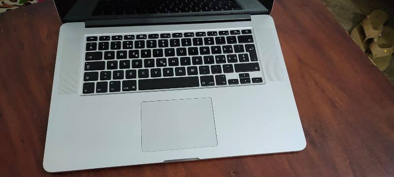 MacBook pro 2014 LUSH CONDITION URGENT SALE 7