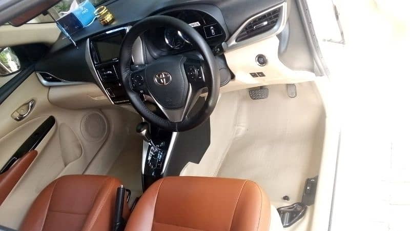 Toyota yaris Ativ X 1.5 cvt-i B2B JENIUNE MINT CONDITION  2020 2