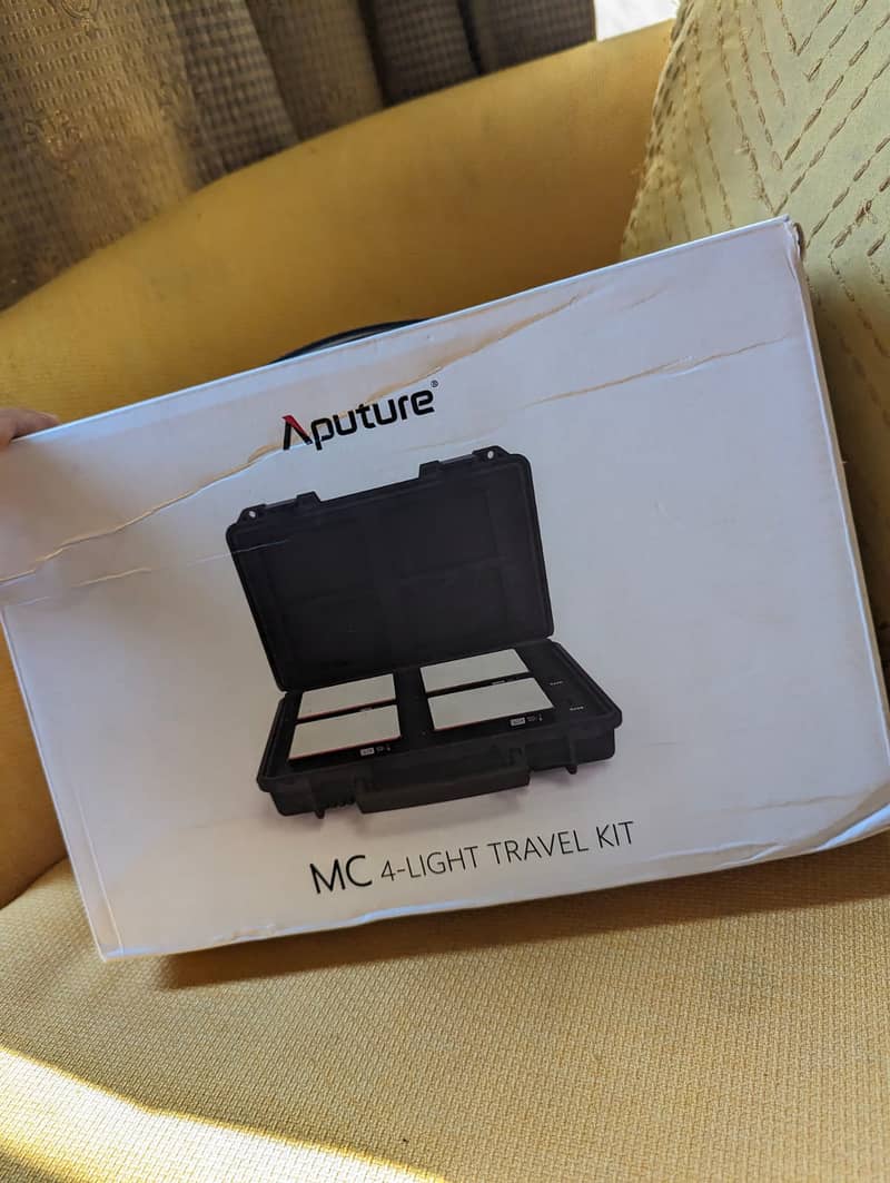 Aputure MC 4-Light Travel Kit with Charging Case 5