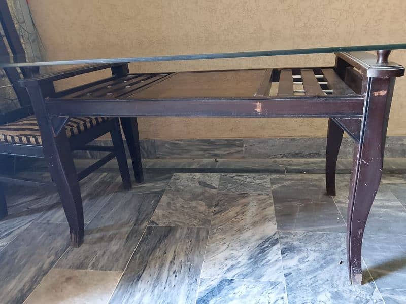 Dinning Table Available For Urgent Sale 1